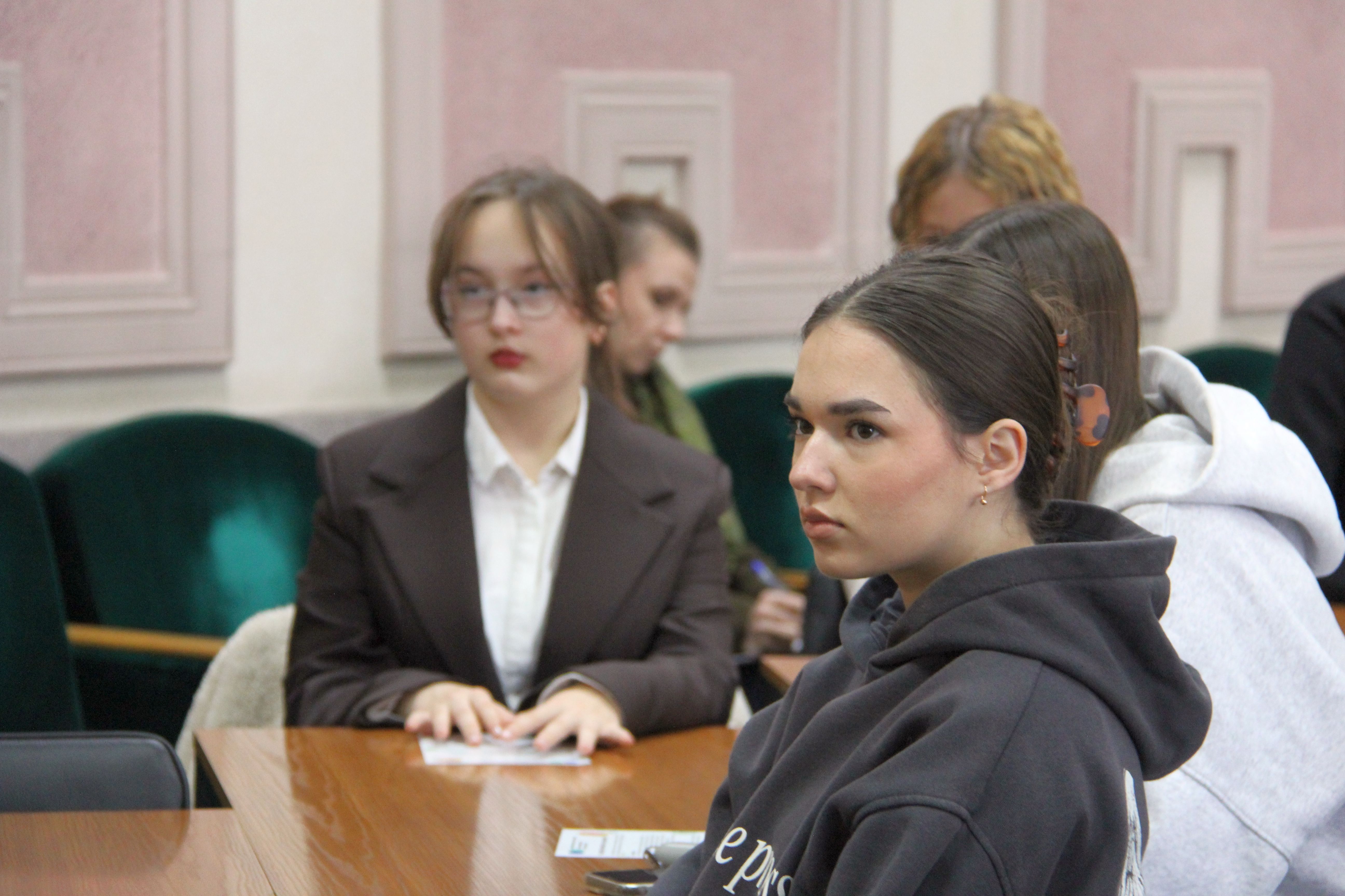 Майбутні платники – у податковій: черкаським школярам  провели екскурсію Головним управлінням. Фото № 6/5