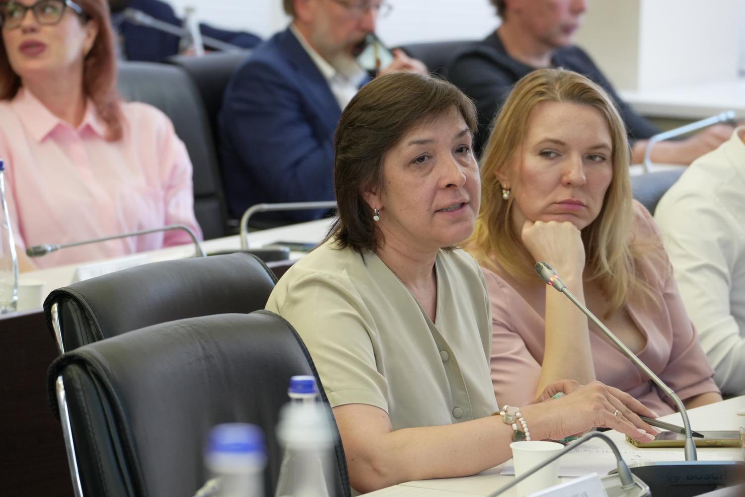 Податкові надходження, цифровізація та податкова медіація: ключові теми зустрічі Лесі Карнаух та бізнес-спільноти. Фото № 9/8